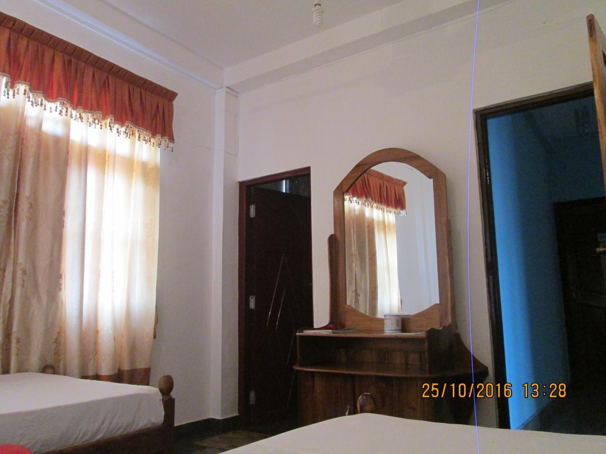 Hotel Blue Whale Jaffna Exterior photo