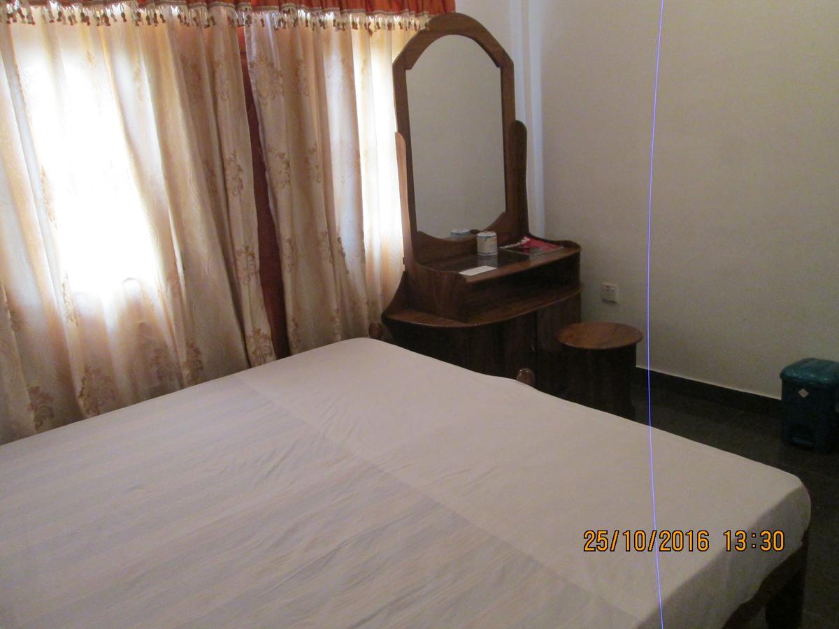 Hotel Blue Whale Jaffna Exterior photo