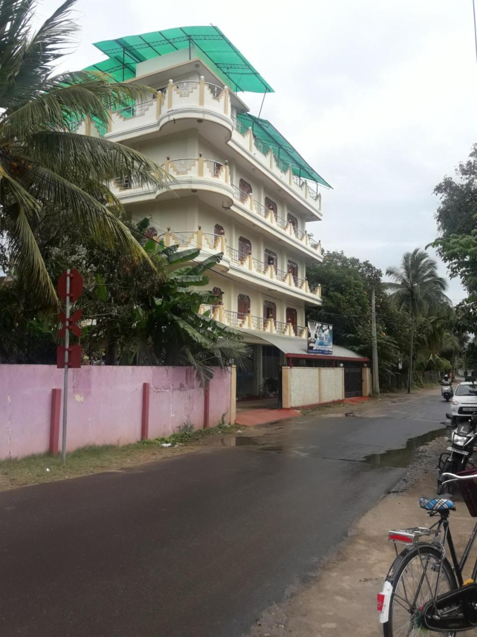 Hotel Blue Whale Jaffna Exterior photo