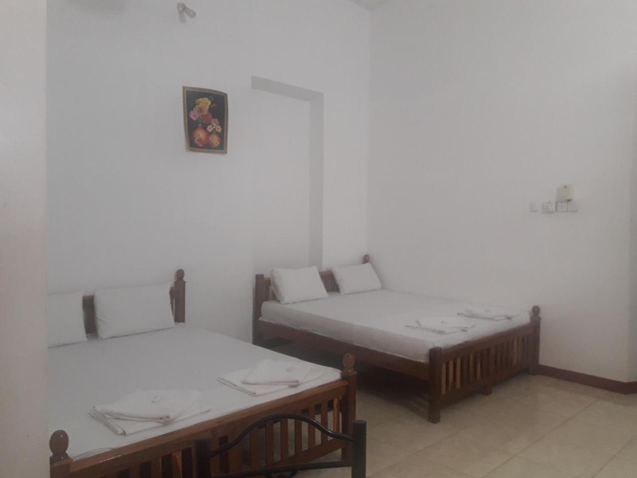 Hotel Blue Whale Jaffna Exterior photo