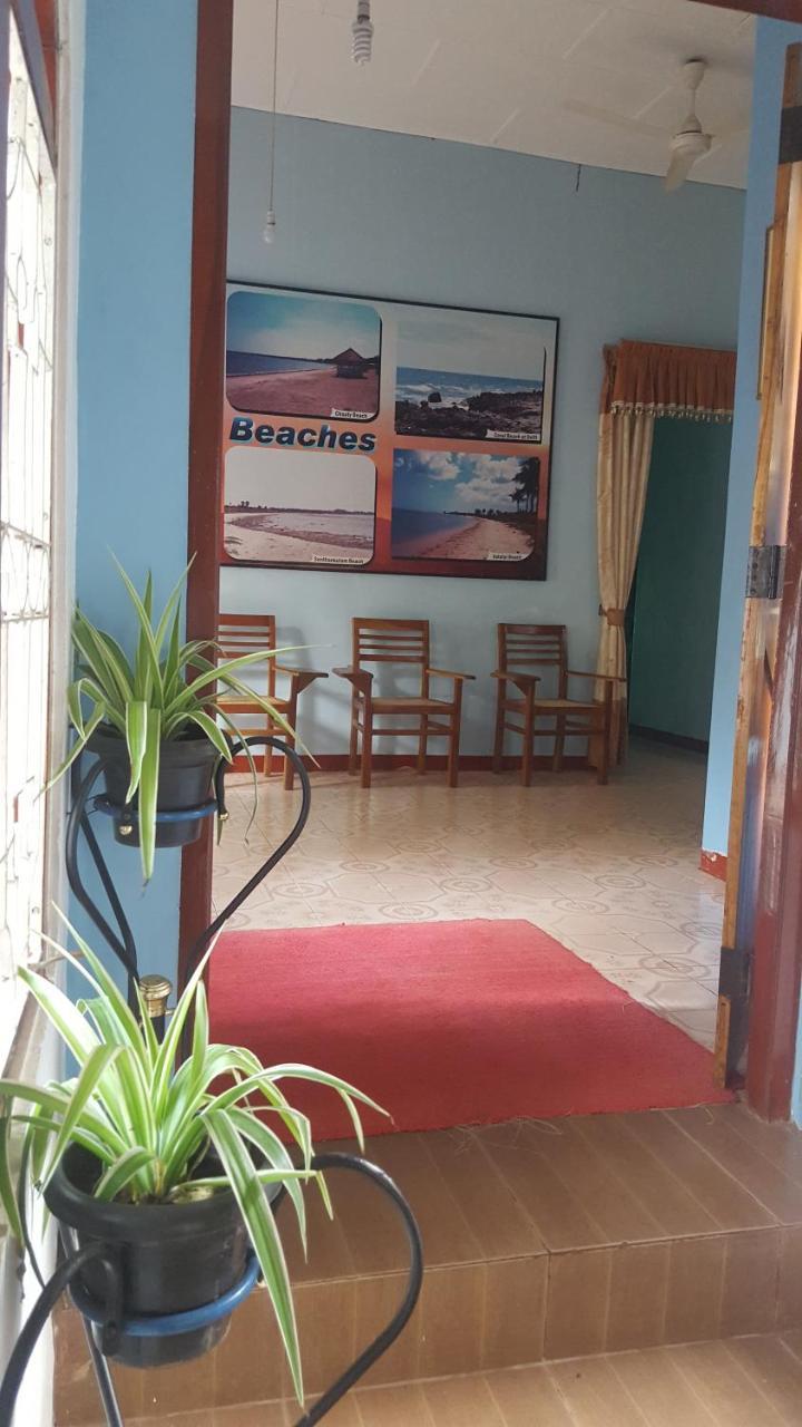 Hotel Blue Whale Jaffna Exterior photo